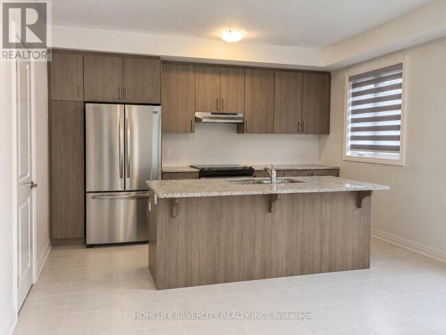 Photo - 41 Humberstone Dr