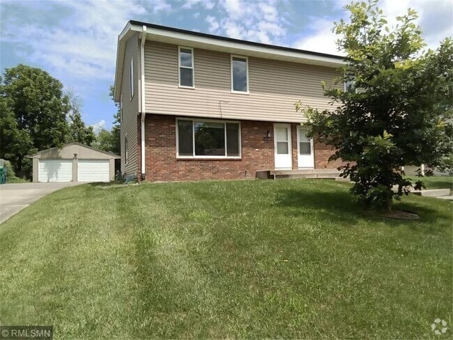 Building Photo - 1202 Poppyseed Dr Rental
