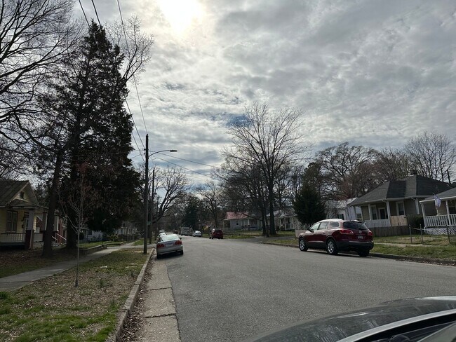 Photo - 2 bedroom house with central ac/heat, laun...