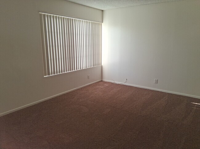 Photo - 4737 Artesia Blvd