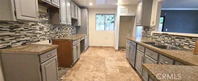 Photo - 12740 Landale St