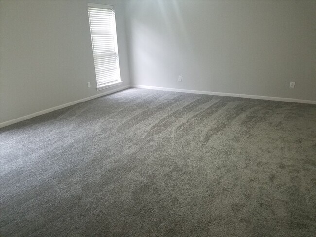 Photo - 5706 Saxon Dr