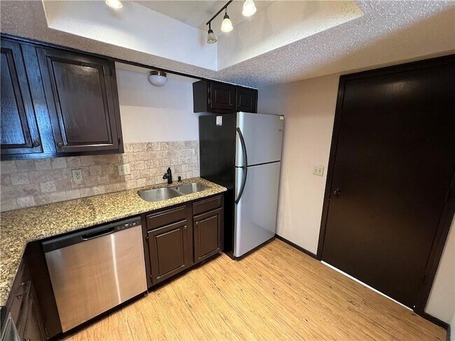 Photo - 322 S 11th Pl Apartment