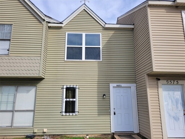 Building Photo - 9571 Olde Towne Row