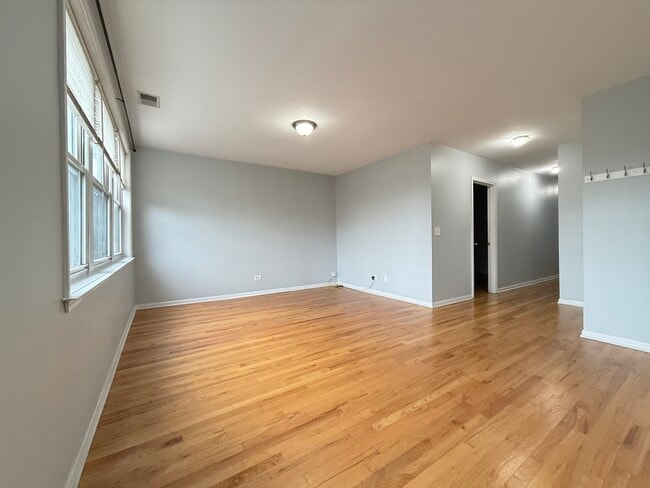 Photo - 1246 W Ohio St Unit 3