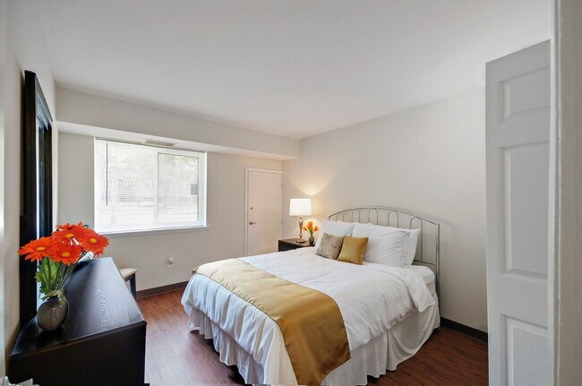 Photo - Westview on the Avenue