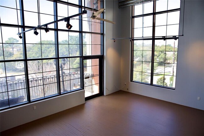 Photo - 1025 S Shepherd Dr Unit 209