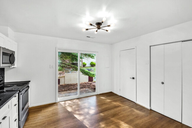 Photo - 1832 Charles Ct