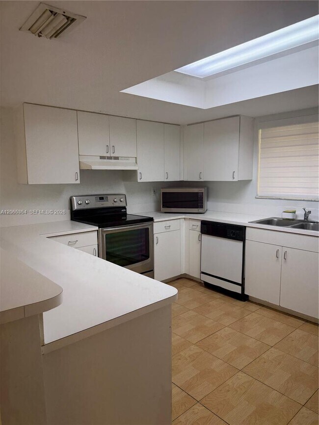 Photo - 14911 SW 80th St Unidad 111