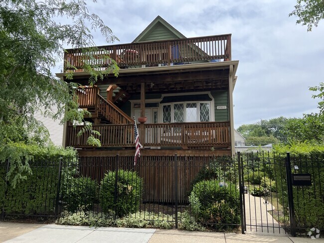 Building Photo - 3511 N Kostner Ave Rental