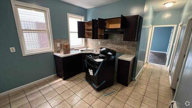 Building Photo - 744 S 15th St Unit 1 Rental