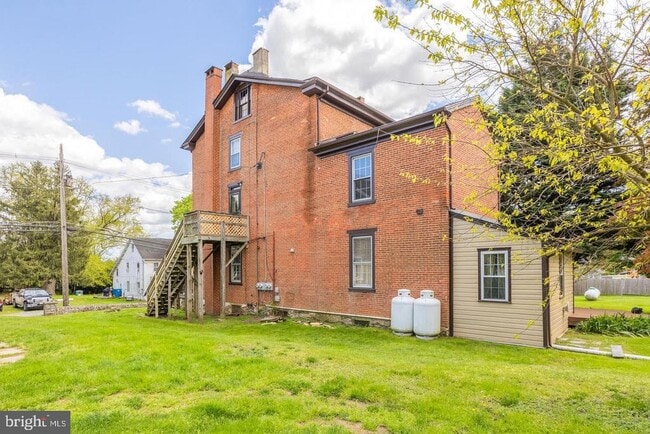 Photo - 200 Cochran St