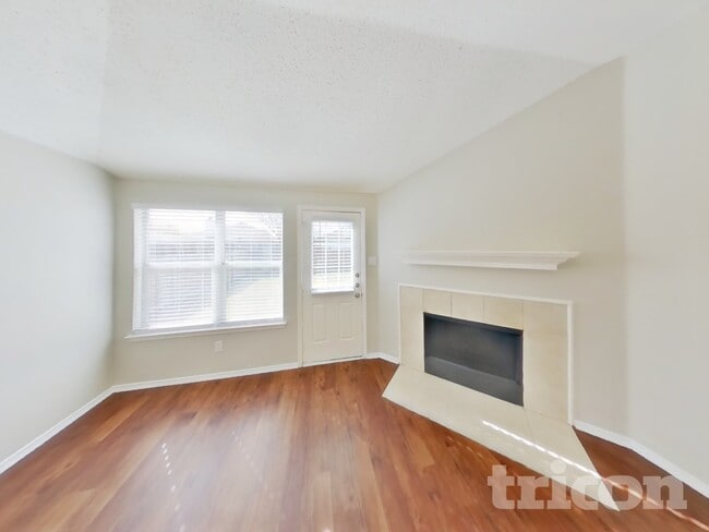Photo - 1009 Ridge Top Dr