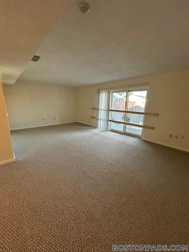 Photo - 3 April Ln Unit 33