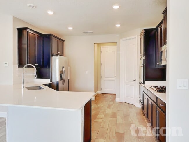 Photo - 195 Silver Creek Pl