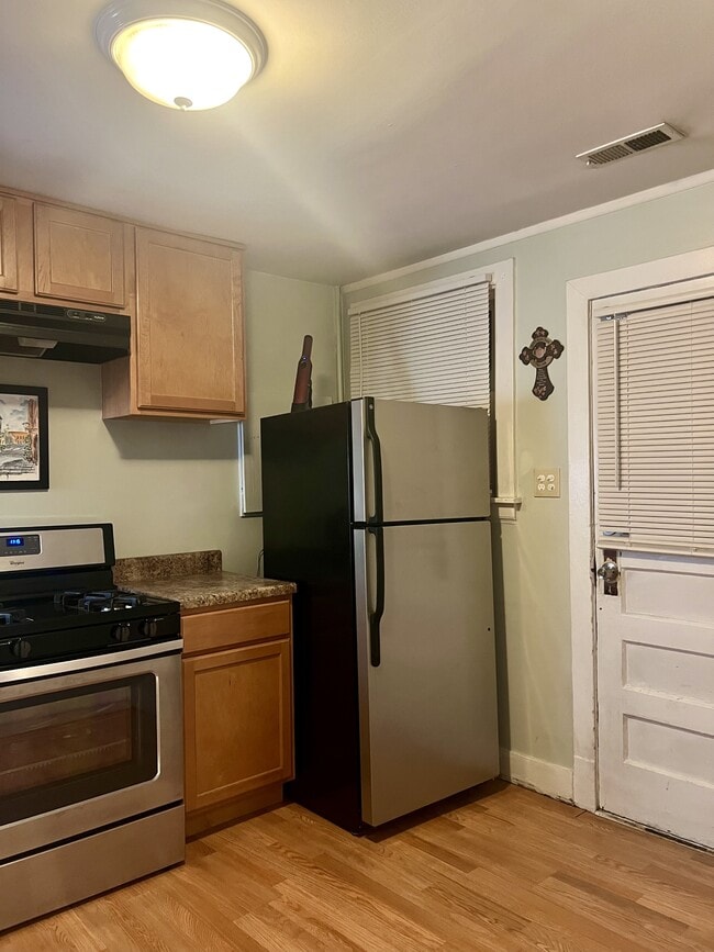 3647 N Newland Ave Unit Coach House