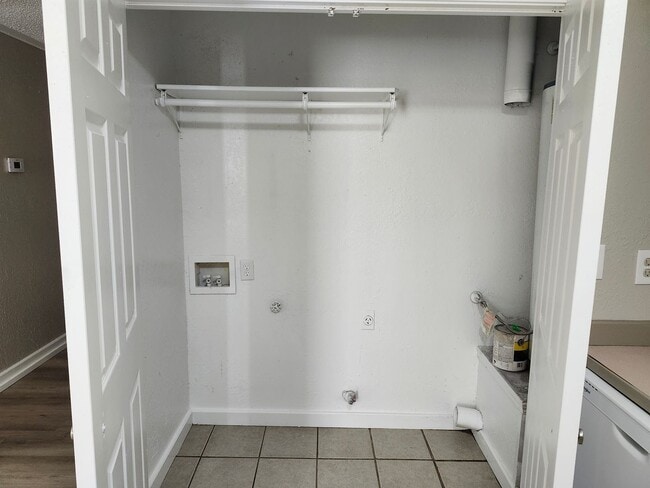 Photo - 2b/1b triplex Unit 207 N 4th St. Apt 3