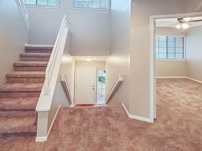 Charming 2BR/2BA Townhouse-Style Condo Nea... - Charming 2BR/2BA Townhouse-Style Condo Nea...