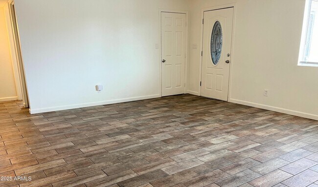 Photo - 2443 E Marmora St