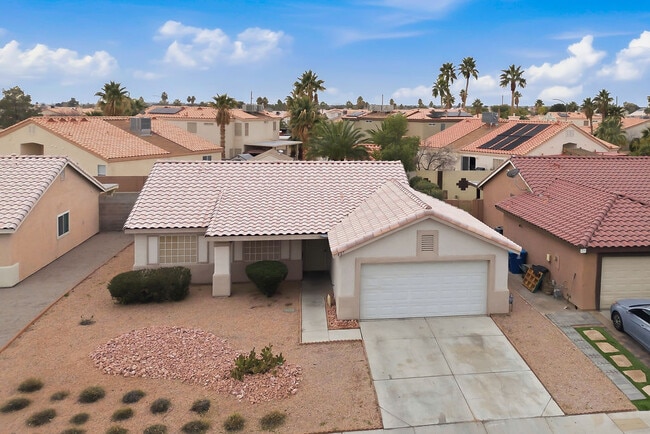 Photo - 427 Yarnell Dr