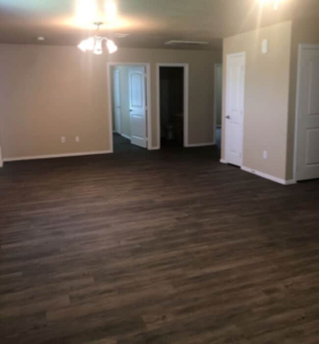 Photo - 615 7th Ave SE Unit 620 E St SE