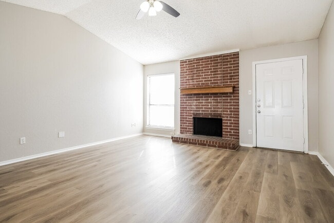 Photo - 4219 Glen Hollow Cir