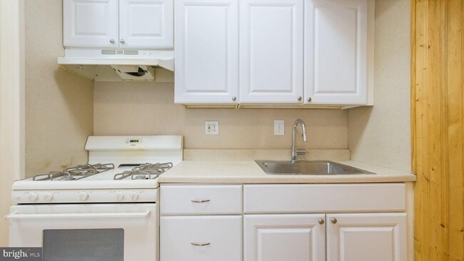 Photo - 2120 South St