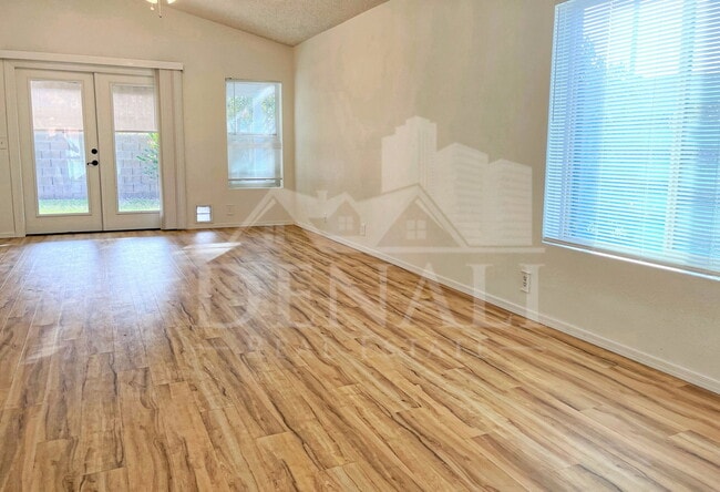 Photo - 5093 W Whitten St