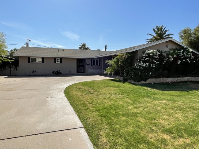 Building Photo - 2139 S La Rosa Dr Rental