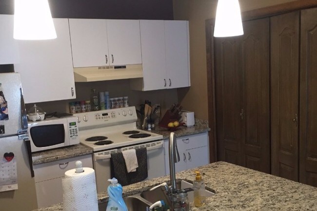 Photo - 1410 Primrose Ln