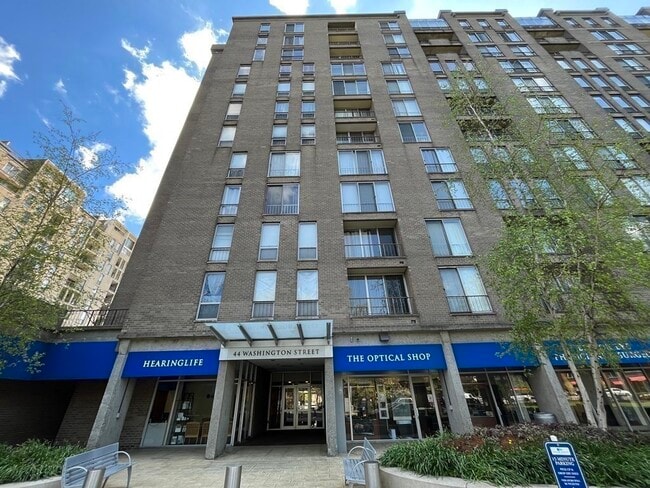 Building Photo - 44 Washington St Unit 807