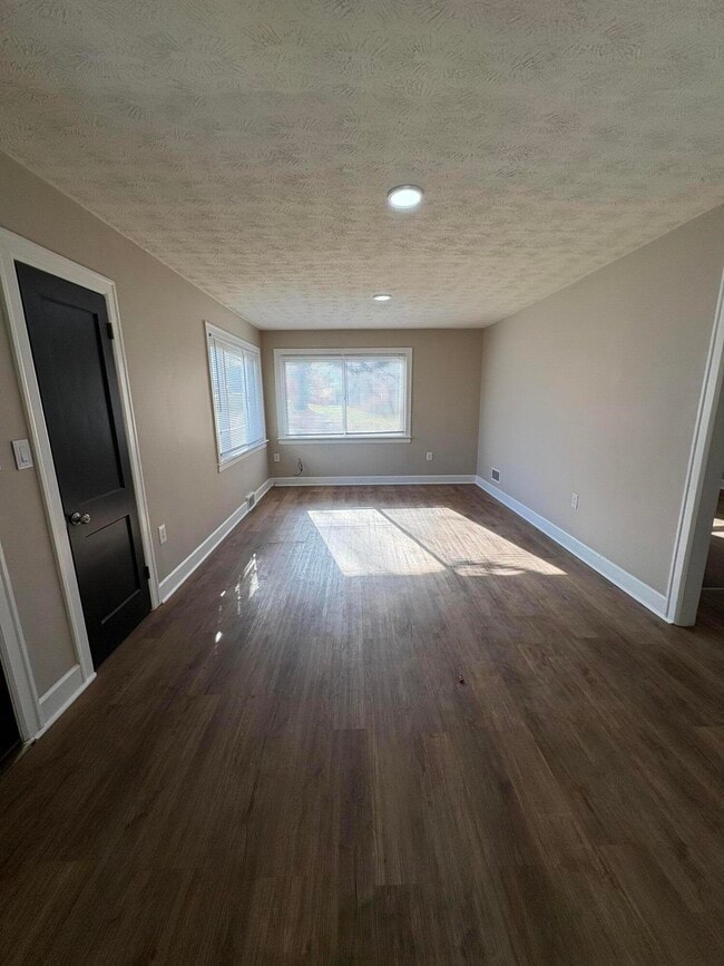 5 Lake St