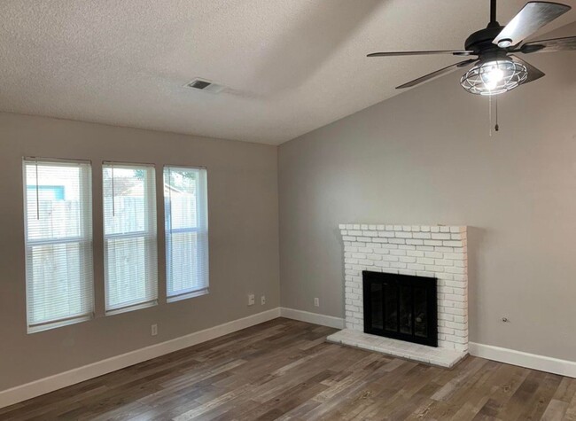 Photo - 1403 E Sunnyview Ave