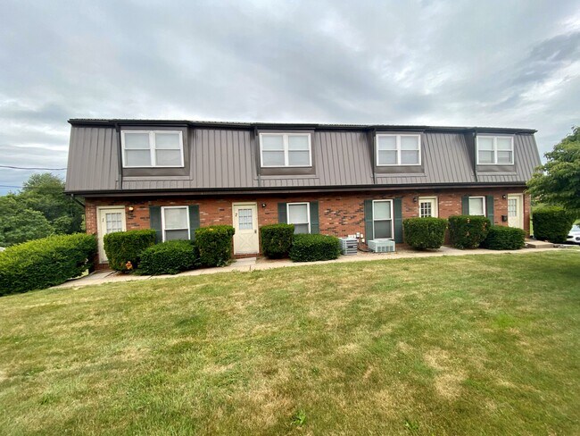Outside 1 - 120 Highland Hills Dr Unit 3