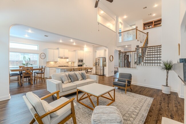 Building Photo - 30 Fury Ranch Pl