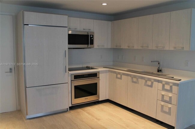 Photo - 45 SW 9th St Unit 2807