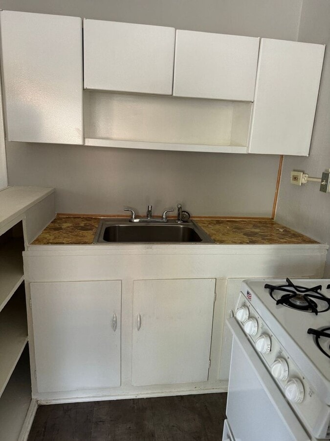 Photo - Clean, Simple & Ready for You - Studio Apartment Unidad Apt 1