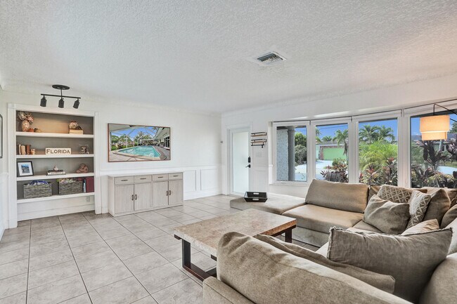 Photo - 1430 NE 57th St