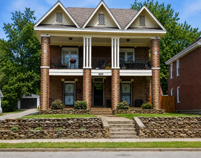 Building Photo - 820 Maury St Unit 2