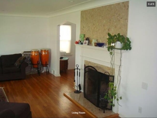 Photo - 4470 Silsby Rd House