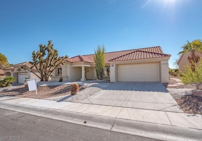 Photo - 2600 Golfside Dr