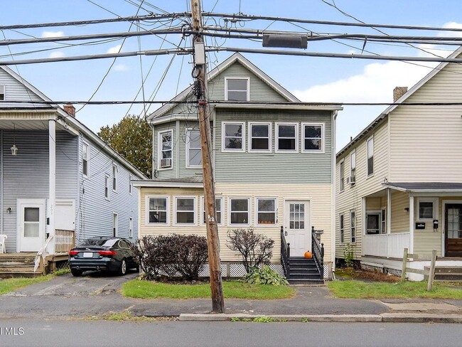 Building Photo - 205 Vley Rd Unit 2