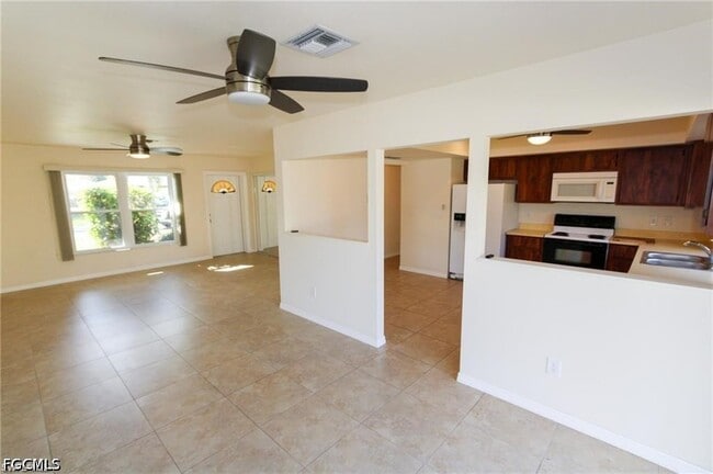 1329 Torreya Cir