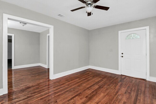 Photo - Fully Remodeled 3-Bedroom Cottage with Country Charm Minutes from Downtown Columbia