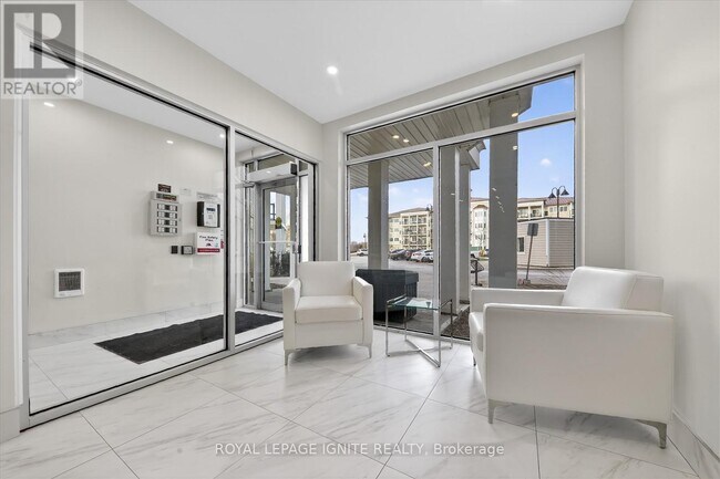 Photo - 50 Lakebreeze Dr Unité 323