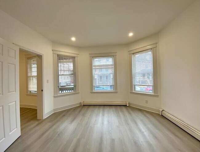 Photo - 18 Howard St Unit 1