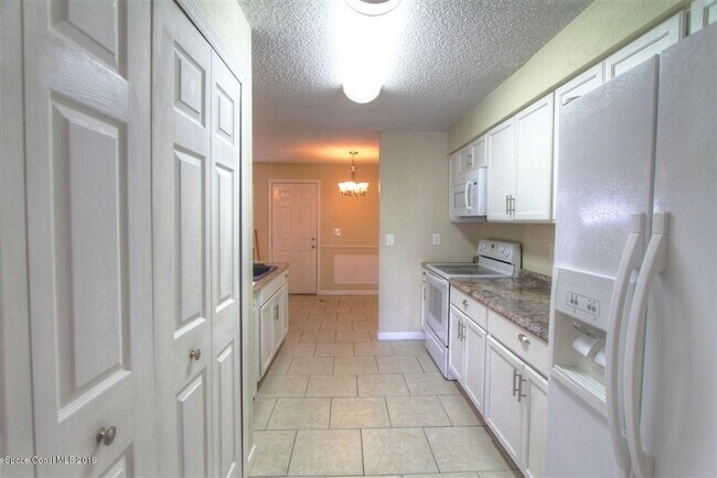 Photo - 273 E Towne Pl