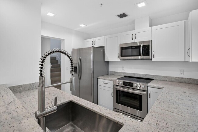Photo - 444 NW 41st St