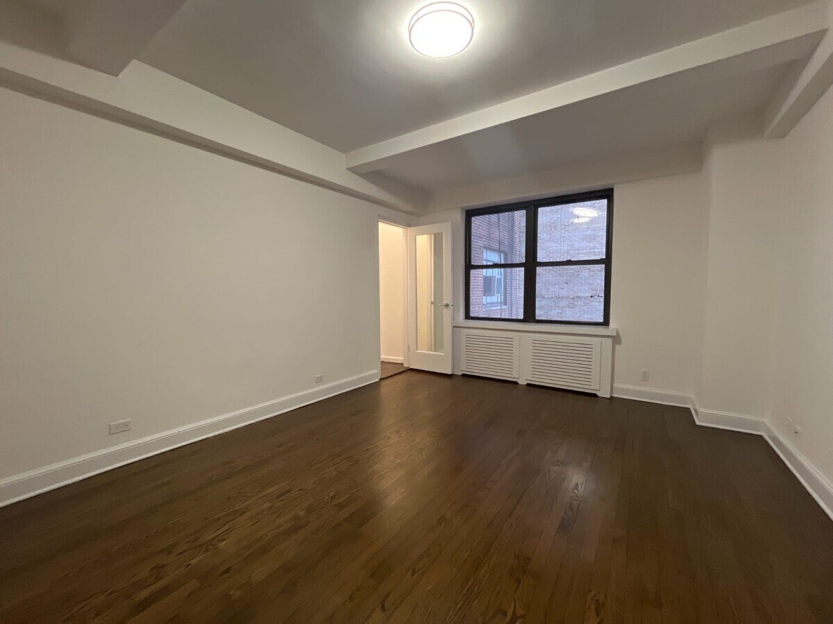 20 Fifth Avenue - 20 Fifth Avenue Unit 3E