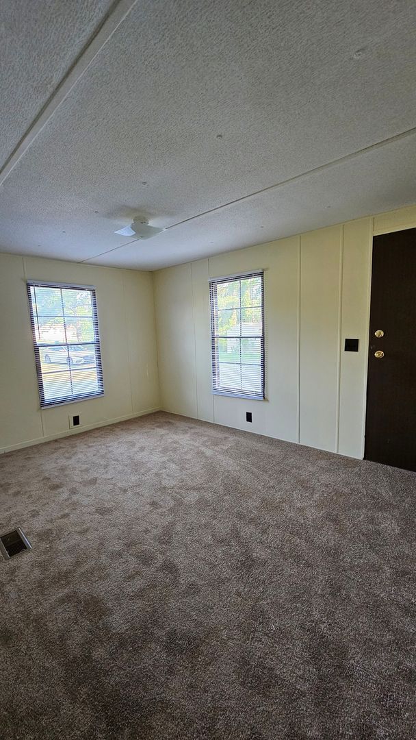 Photo - mobile home conveniently located